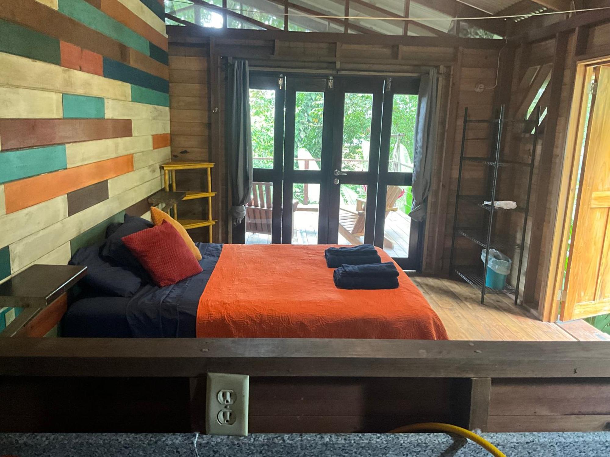 Bed and Breakfast Surf Break At Paunch Bocas del Toro Exterior foto