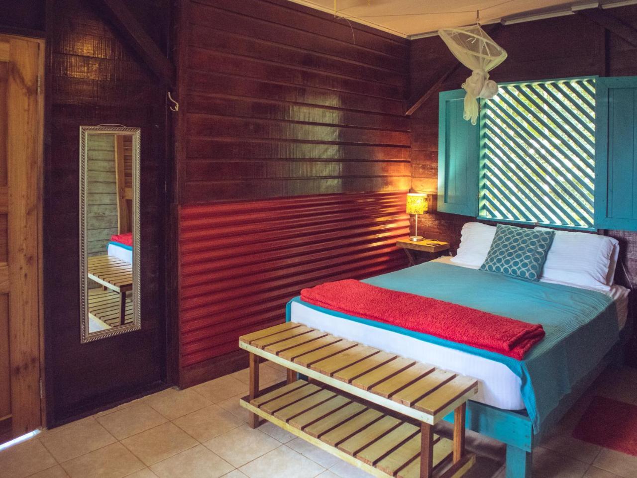 Bed and Breakfast Surf Break At Paunch Bocas del Toro Exterior foto